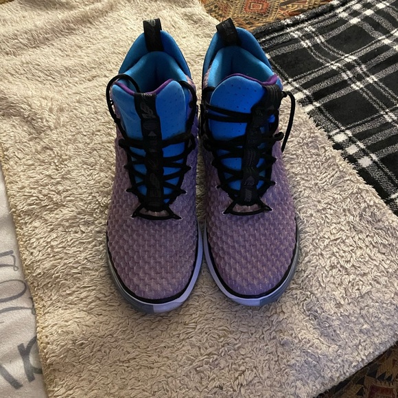 Mens’ “Liberty of Bounce” basketball shoes - Picture 3 of 6